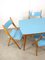 Tavolo da pranzo Mid-Century in legno con sedie blu, Italia, set di 5, Immagine 3