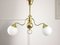 Lámpara de araña italiana Art Déco de latón opalino, Imagen 1