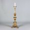 Antiker eklektischer Kerzenhalter aus geschnitztem und vergoldetem Holz 1