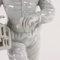 Skulptur eines Jungen mit Etui aus weißem Porzellan, 1800er 5