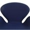 Swan Chair mit blauem Stoffbezug von Arne Jacobsen 7