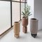 Vase Planter en Clay par Lisa Allegra 4