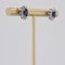 Moderni orecchini a forma di margherita in oro bianco 18 carati con zaffiro e diamanti, Immagine 8