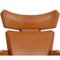 Poltrona Ox in pelle color cognac di Arne Jacobsen, Immagine 15