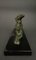 Estatua de galgo Art Déco de bronce sobre soporte de mármol negro, Imagen 4