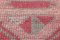 Tappeto Runner in lana con retro rosa, Turchia, anni '60, Immagine 9