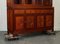 Großes orientalisches chinesisches Bücherregal aus geschnitztem Hartholz J1 10