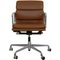 Sedia da ufficio Ea-217 in pelle marrone di Charles Eames, Immagine 1