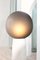 Lámpara de pie Kokeshi de acetato en gris mediano en blanco de Pulpo, Imagen 16