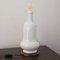 Lámpara de mesa vintage de cerámica blanca brillante decorada a mano con base de madera, Italia, años 80, Imagen 8