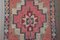 Alfombra de pasillo turca vintage de lana en naranja, rojo y rosa, años 60, Imagen 5