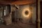 Lampada Eclipse in legno bruciato scolpita da Tilen Sepič, Immagine 3