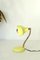 Lámpara de mesa Mid-Century amarilla, Italia, años 50, Imagen 2