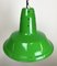 Lámpara colgante de fábrica italiana industrial verde, años 70, Imagen 7