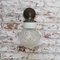 Lámpara de pared industrial vintage de vidrio claro, latón y porcelana blanca, Imagen 8