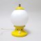 Lámpara de mesa italiana amarilla, años 60, Imagen 1