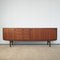 Credenza in noce con ante scorrevoli di Peter Hvidt, anni '60, Immagine 1