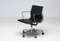Sedia da scrivania esecutiva EA117 in pelle nera di Charles & Ray Eames per Herman Miller, 2007, Immagine 1