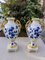 Vases Bavarois en Forme d'Amphore en Porcelaine Blanche et Dorée avec Décorations Florales Bleues Artisanales & Poignées Dorées en Forme de Col de Cygne, Set de 2 8