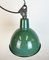 Industrielle Fabriklampe aus grüner Emaille mit Gusseisenplatte, 1960er 10