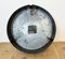 Reloj de pared de fábrica industrial negro de Siemens, años 50, Imagen 16