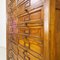 Mueble para archivo italiano de madera de nogal y detalles de latón, años 40, Imagen 9