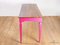 Tavolino con gambe rosa, Immagine 2
