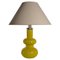 Lámpara de mesa Mid-Century moderna de vidrio en amarillo brillante de Orrefors, años 60, Imagen 1