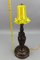 Art Deco Tischlampe mit Eulenskulptur & Gelbem Glas Lampenschirm, 1920er 18