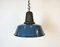 Lámpara de fábrica industrial de esmalte azul con superficie de hierro fundido, años 60, Imagen 2