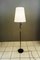 Lámpara de pie con pantalla de tela de JT Kalmar, Viena, Austria, años 50, Imagen 2
