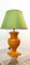 Goldgelbe Tischlampe aus Keramik mit grünem Lampenschirm 4