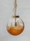 Lámpara colgante Doria en forma de globo de vidrio transparente y ámbar, 1970, Imagen 4