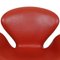 Sedia Swan in pelle rossa originale di Arne Jacobsen, inizio XXI secolo, Immagine 2