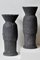 Schwarze Vase aus Sandstein von Moïo Studio 4