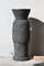 Schwarze Vase aus Sandstein von Moïo Studio 7
