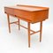 Mesa auxiliar vintage de madera satinada atribuida a Beresford & Hicks, años 60, Imagen 4