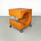 Moderner italienischer Couchtisch aus Kunststoff in Orange mit klarer Acrylglasplatte 2