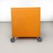 Moderner italienischer Couchtisch aus Kunststoff in Orange mit klarer Acrylglasplatte 7