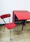 Mesa de comedor y sillas Mid-Century de formica roja, años 50. Juego de 3, Imagen 12