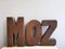 Letras de bloque de madera portuguesas industriales grandes MOZ, años 50. Juego de 3, Imagen 1
