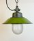 Lámpara colgante industrial de hierro fundido y esmalte verde, años 60, Imagen 6