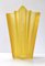 Vaso Art Deco a forma di stella in vetro giallo attribuito a Pierre Davesn per Daum, anni '40, Immagine 1