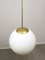 Grande Lampe à Suspension Sphère Mid-Century en Opaline & Laiton, Italie 12