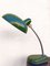Lámpara de escritorio vintage de esmalte verde, años 50, Imagen 12