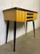 Mueble Mid-Century pequeño de madera y latón, Imagen 6