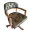 Sedia da capitano antica in legno di noce e pelle con rotelle, Immagine 3