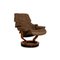 Poltrona Reno in pelle marrone con sgabello di Stressless, Immagine 3