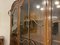 Vetrina in stile barocco in noce e vetro, Immagine 7