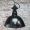 Lámpara colgante industrial alemana vintage de esmalte negro y baquelita, Imagen 4